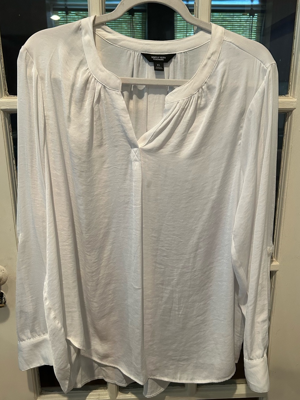 Simply Vera Vera Wang White Long-Sleeve Pleated V-Neck Blouse